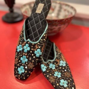 TOSS Brand Sequin Flats Size 8